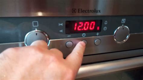 Шаг 7: Фиксация настроек времени на плите Zanussi