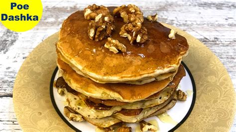 Быстрые банановые панкейки с медом и орехами