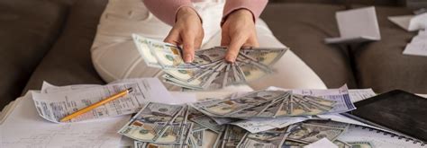 Влияние выбора сложности на финансовый успех персонажа