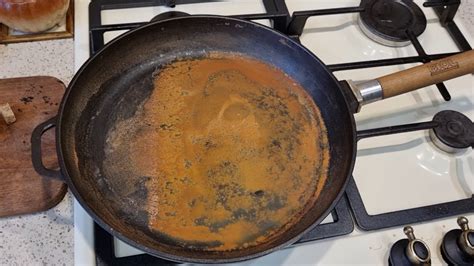 Восстановление чугунной сковородки от ржавчины своими руками
