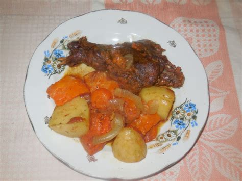 Готовим вкусное блюдо: дикого зайца в духовке с овощами