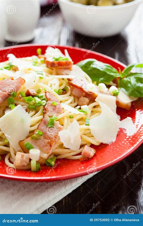 Добро пожаловать во вкусный мир спагетти: наслаждайтесь идеальной гастрономической гармонией