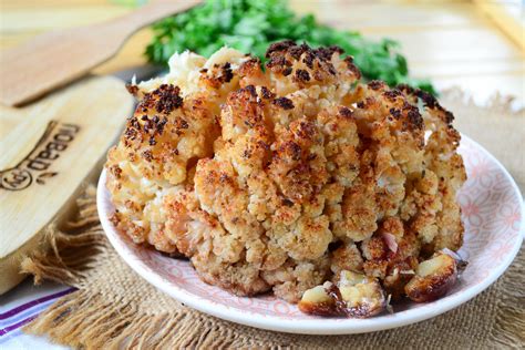 Запеченная цветная капуста с орехами
