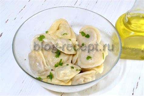 Изысканные пельмени с начинкой из грибов и сыра