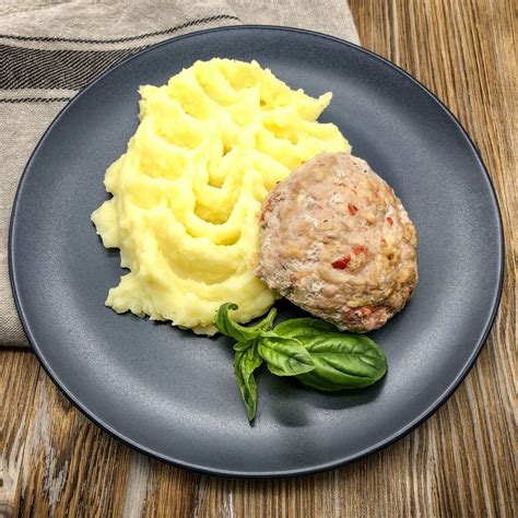 Индейка с картофельным пюре - идеальная комбинация для обеда