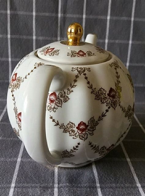 Интересный ночник из старинного чайного сервиза