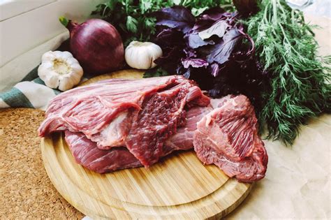 Как выбрать свежее мясо для создания аппетитных нагетсов