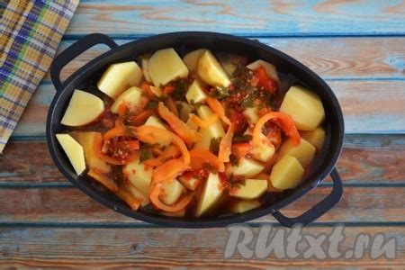 Картофель в казане с овощами и ароматными специями