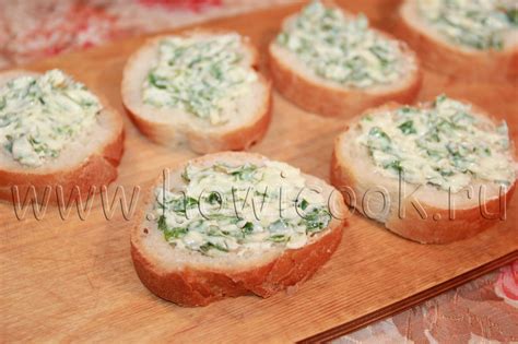 Классический рецепт гренок с чесноком и зеленью