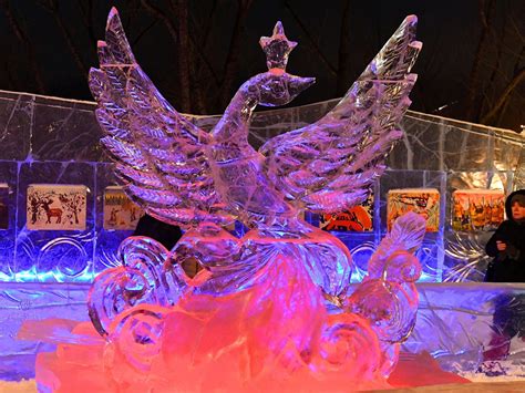 Ледовые скульптуры: элегантность и восхищение на льдинках