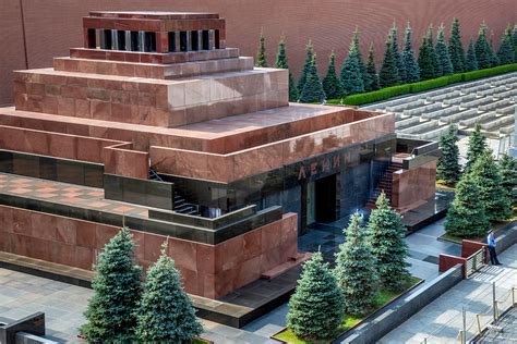 Мавзолей Ленина: выдающийся мемориал среди исторических памятников