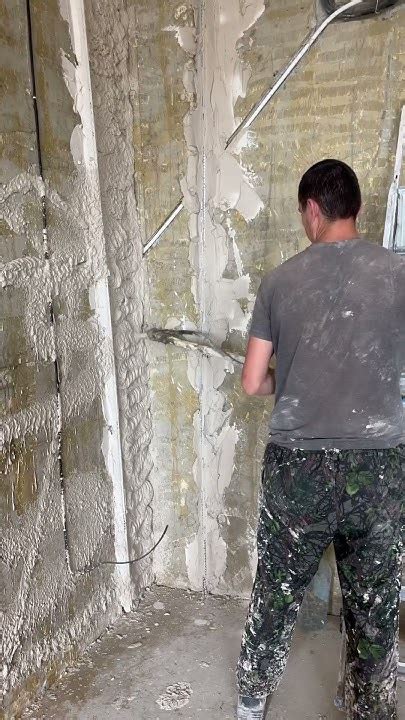 Нанесение гипсовой смеси и создание формы