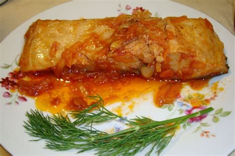 Нежный вкус каждого кусочка: особенности приготовления запеченного сазана с зафаршем в духовке