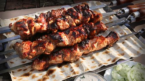 Необычные вариации шашлыка из ароматного пропитанного мяса