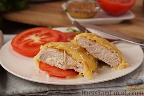 Пикантные куриные булочки с сыром и горчичным соусом