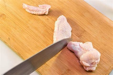 Подготовка курицы: советы по маринованию и устранению перьев