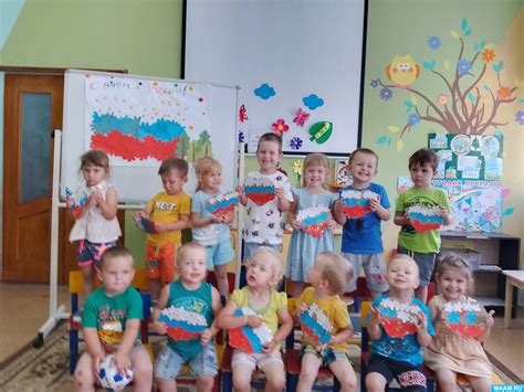 Подготовка ногтей к оформлению в виде флага Российской Федерации