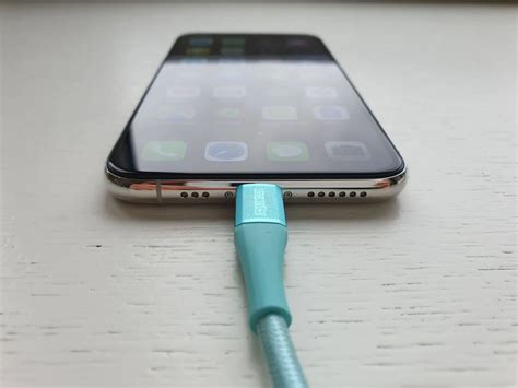 Подключение устройства при помощи USB-кабеля