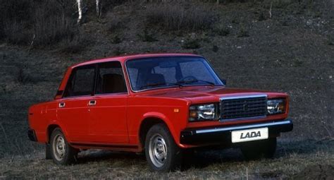Постепенная инструкция по установке ободка на автомобиль ВАЗ 2107