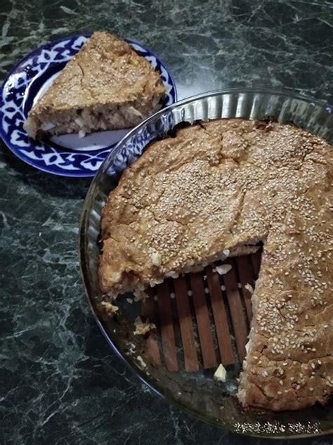 Приготовление домашнего хлеба с помощью муки, молока, яиц и сметаны