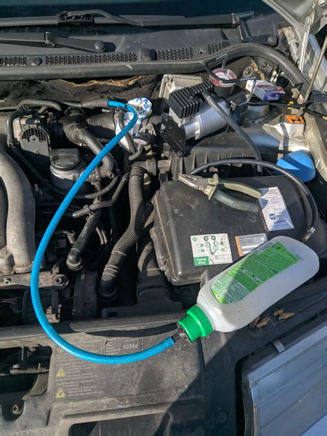 Проверка наличия подсоса воздуха в системе впуска Škoda Octavia: последовательность действий