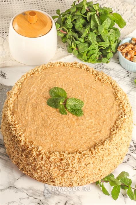 Простой рецепт торта с сгущенкой и орехами
