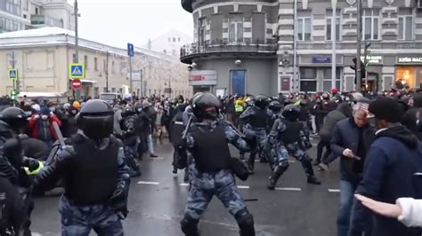 Протесты и беспорядки: беспокойство в различных уголках планеты