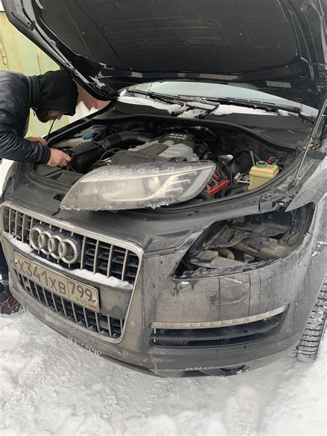 Процесс снятия фар с автомобиля
