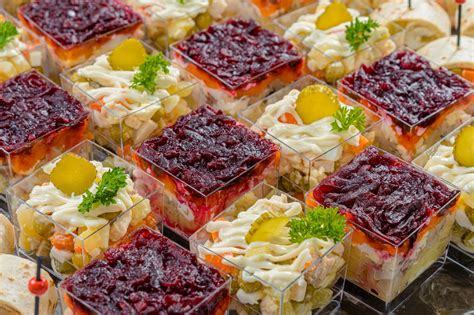 Сервировка и представление изумительных рулетов