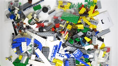 Создание фоновой и боковых структур объекта из деталей LEGO