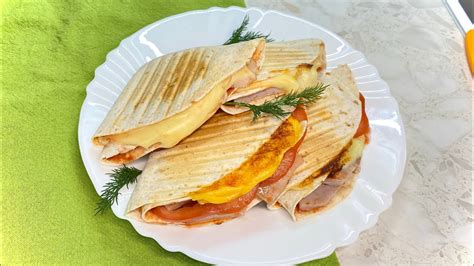 Тортилья с начинкой из фарша кеты и овощами