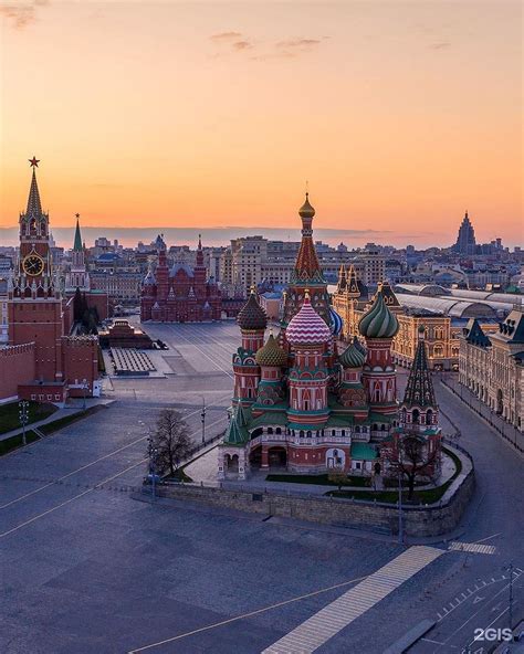 Туристическая активность и привлекательность Красной площади в глазах посетителей и жителей