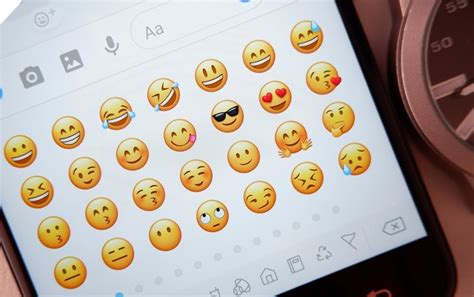 Удаление смайликов с iOS-устройства: сделайте экран выразительным