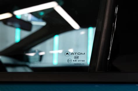 Уникальные особенности и возможности проекционного автомобильного стекла