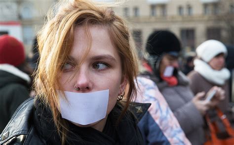 Управление информацией: ограничение свободы слова и попытка удержать раскрытие информации
