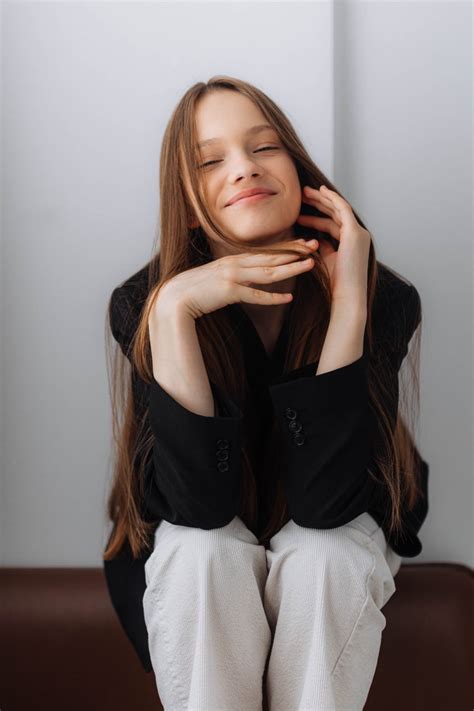 Учитесть быть вежливой и учтивой, это пленяет окружающих