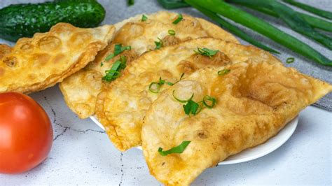 Чебуреки с сочным мясным фаршем и бездрожжевым обманом ароматного теста