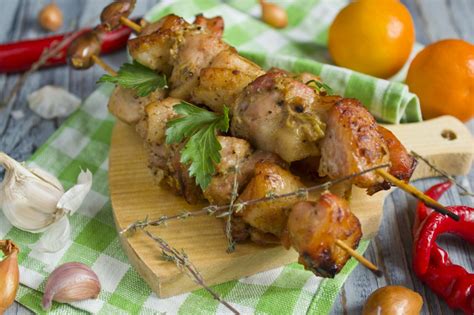 Шашлык из маринованной свинины в духовке