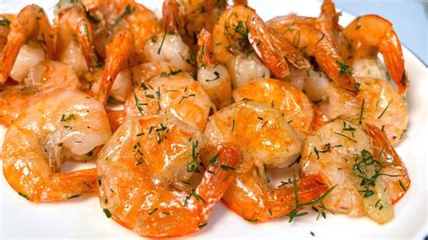  Неповторимый аромат: креветки с чесноком и свежей зеленью 