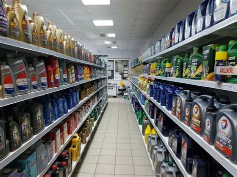 Автомагазин: принимают ли масло