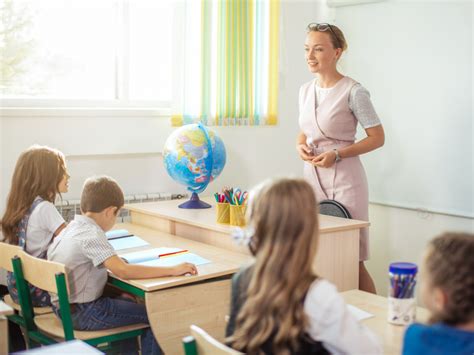 Влияние учителя на будущее жань
