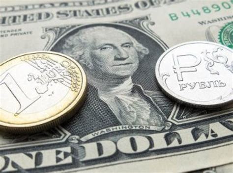 Выгодно ли менять рубли на доллары: риск и прибыль