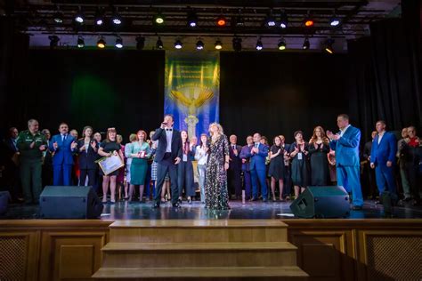 Выступления артистов