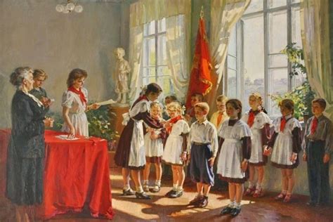 История дня пионерии и дня комсомола