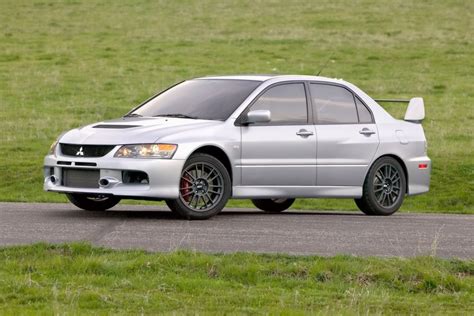 Какой бензин подходит для Mitsubishi Lancer 9 - советы и рекомендации