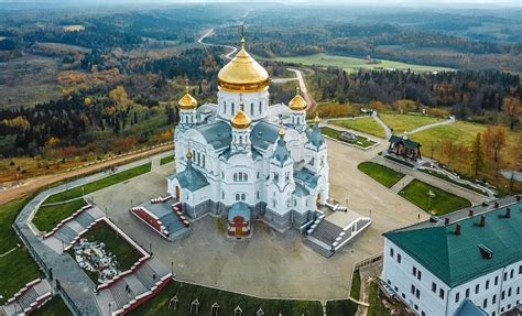 Как выбрать подходящий монастырь для посещения в критические дни