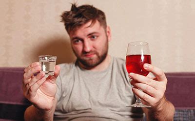 Как минимизировать неприятные симптомы при употреблении алкоголя
