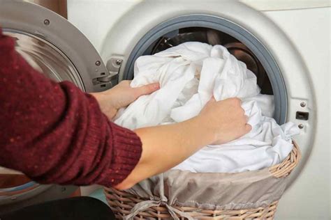 Как стирать сухое белье без воды