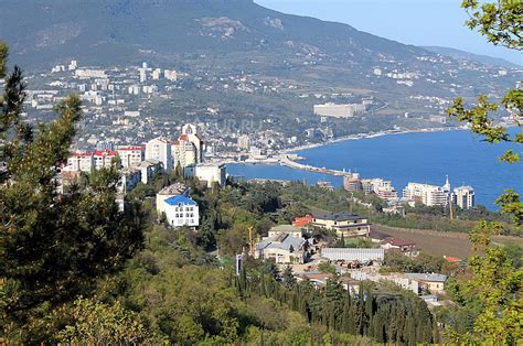 Лучшее время для отдыха в Ялте