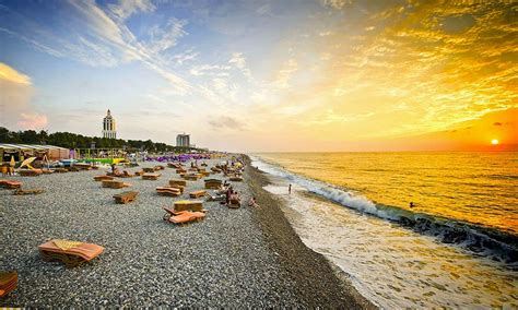 Лучшее время для отдыха на море в Грузии